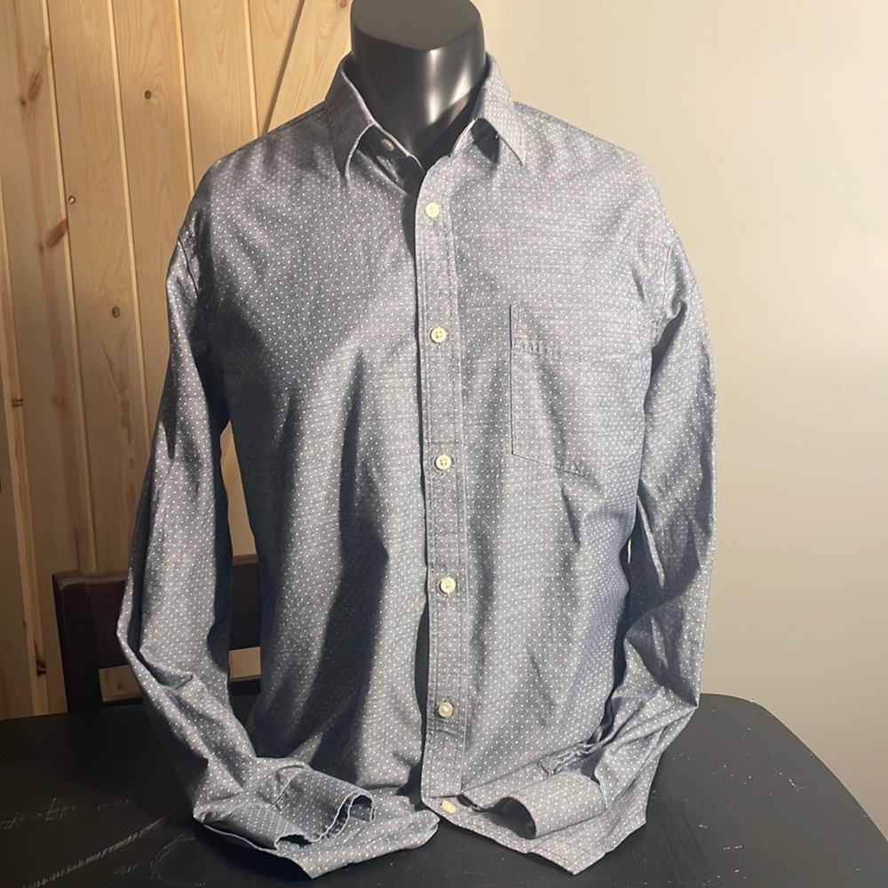 BANANA REPUBLIC BUTTON DOWN
NON- IRON TAILORED SLIM FIT